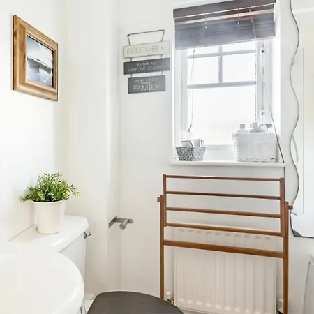 Holiday home Inspiring Near The Centre Of Leeds *
