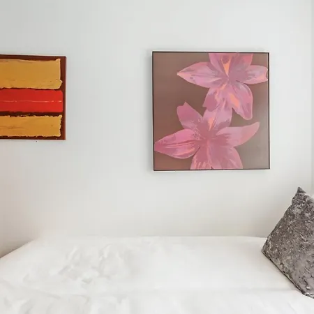 Inspiring Near The Centre Of Leeds Holiday home *